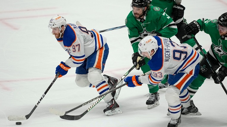 Connor McDavid doufá, že dovede Edmonton Oilers do finále